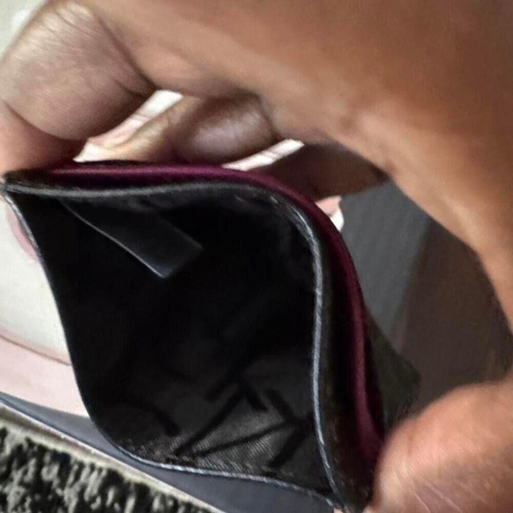 Slim card holder with calvin - Picture 3 of 3